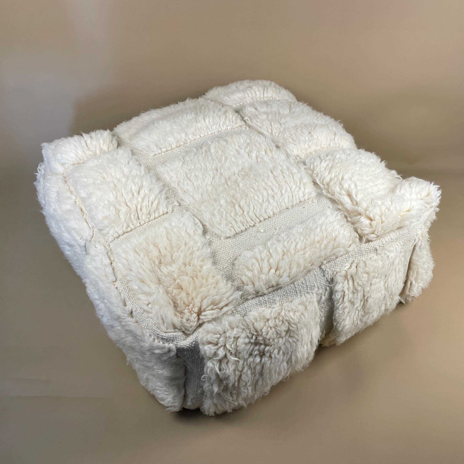 Vintage Moroccan Pouf Footstool Kilim Carpet Handwoven Wool 60x60x20cm Traditional Lounge Pouffe Cube Square Floor Cushion Cream Pattern photo vintage