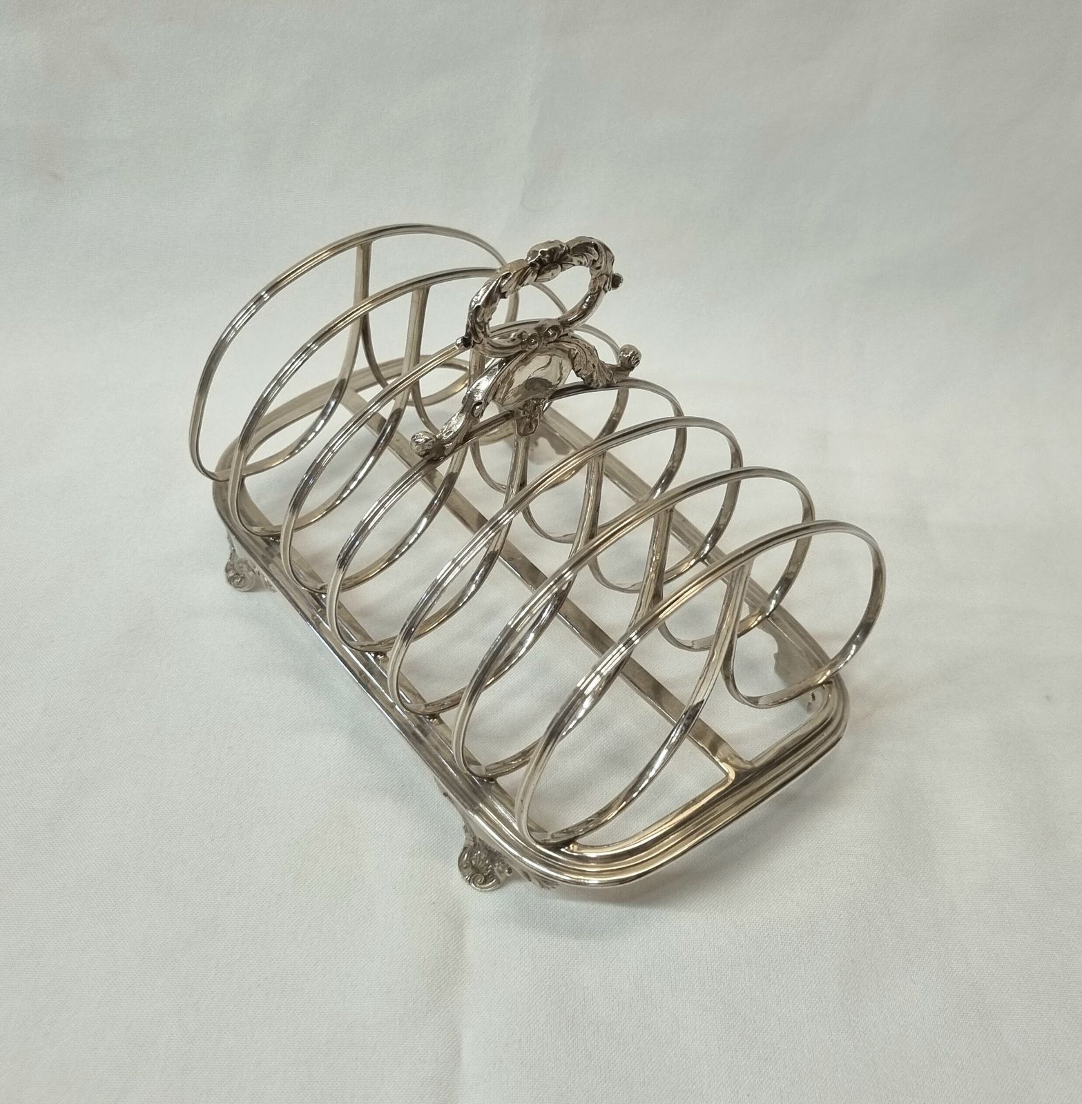 A Very Fine Georgian Sterling Silver Six Slice Toast Rack, By Robert Hennell II And Fully Hallmarked For The London Assay Office 1829, 289g. photo 700.0