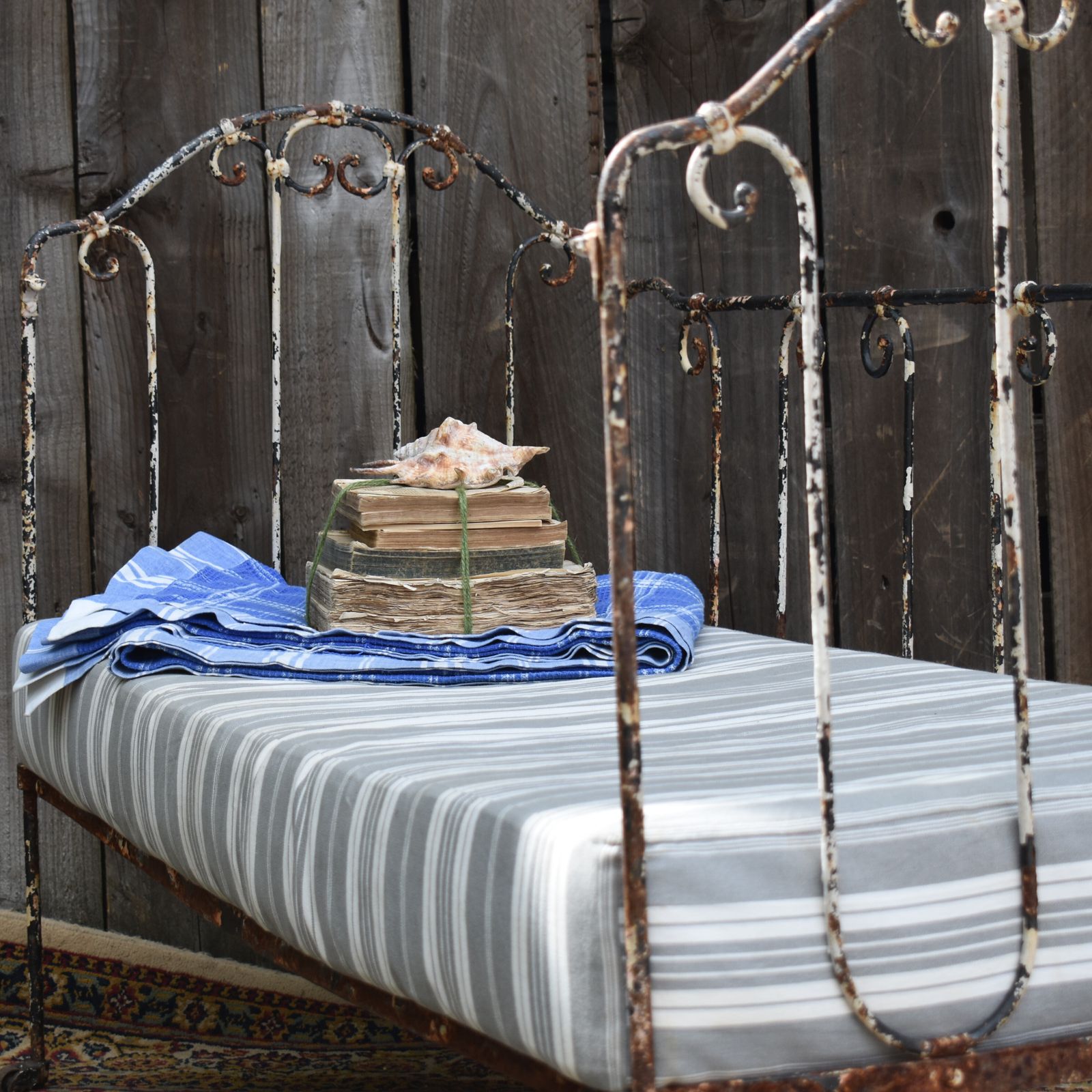 Antique French Wrought Iron White Chippy Paint Day Bed Cot Garden Bench Seat photo vintage