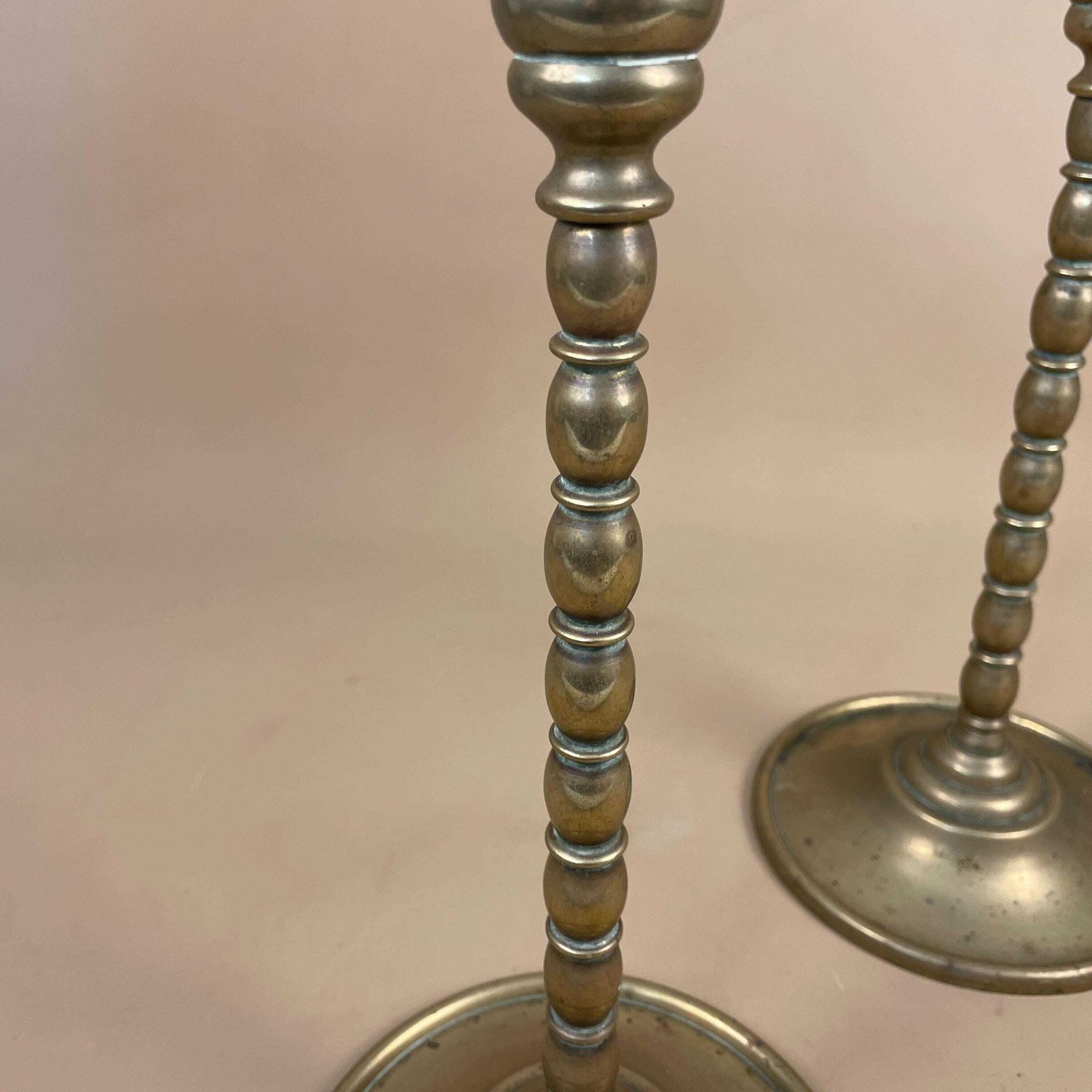 photo furniture Antique Matching Pair Of Gold Brass Metal Candlestick Candle Stick Vintage Taper Dinner Candlesticks Column Pillar Round Base