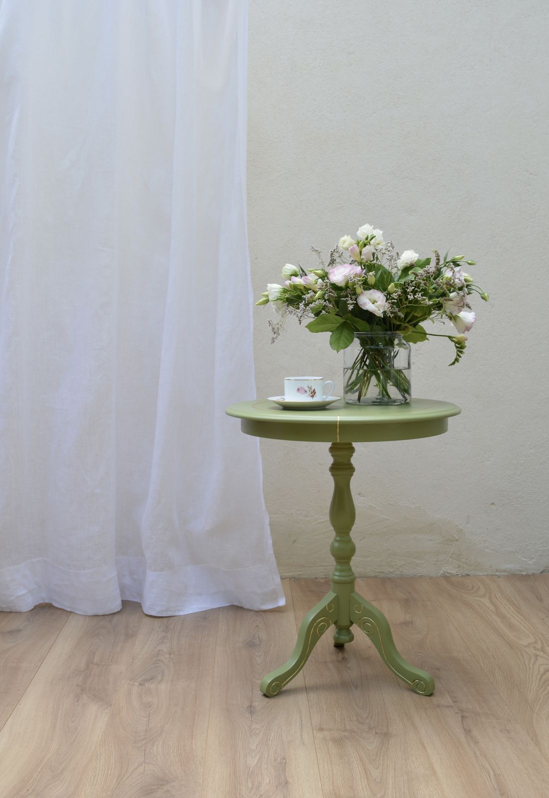 The Lady Grey Round Side Table