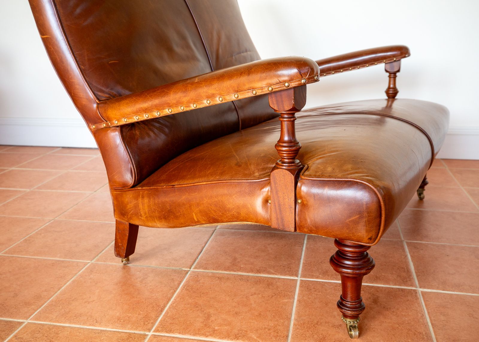 Open Arm Hide Leather Library Sofa Country House Howard & Sons Style By Mulberry Mahogany 2 Seater English Leather Chair Library Chair Leather Hide photo vintage
