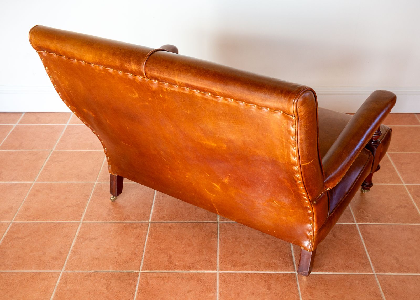 photo vinterior Open Arm Hide Leather Library Sofa Country House Howard & Sons Style By Mulberry Mahogany 2 Seater English Leather Chair Library Chair Leather Hide