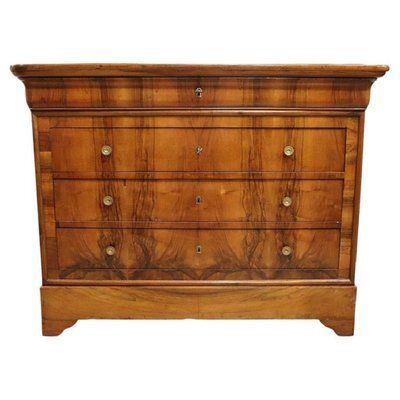 Antique Chest Of Drawers In Walnut