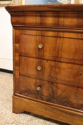 Antique Chest Of Drawers In Walnut photo 3249.0