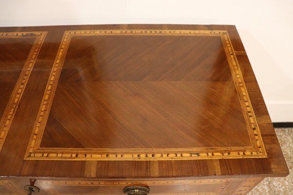 Antique Chest Of Drawers In Inlaid Walnut, 1700s photo for sale