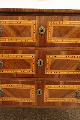 Antique Chest Of Drawers In Inlaid Walnut, 1700s photo vintage