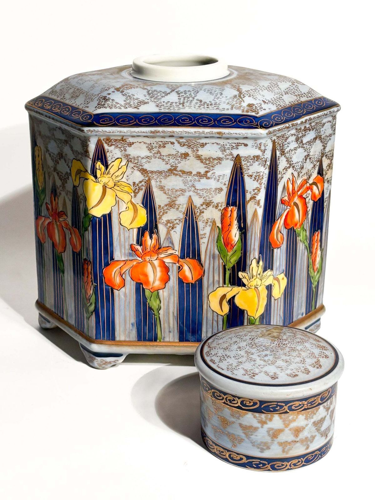 Potiche Art Nouveau Vase In Italian Hand Painted Ceramics From The 1920s photo buy