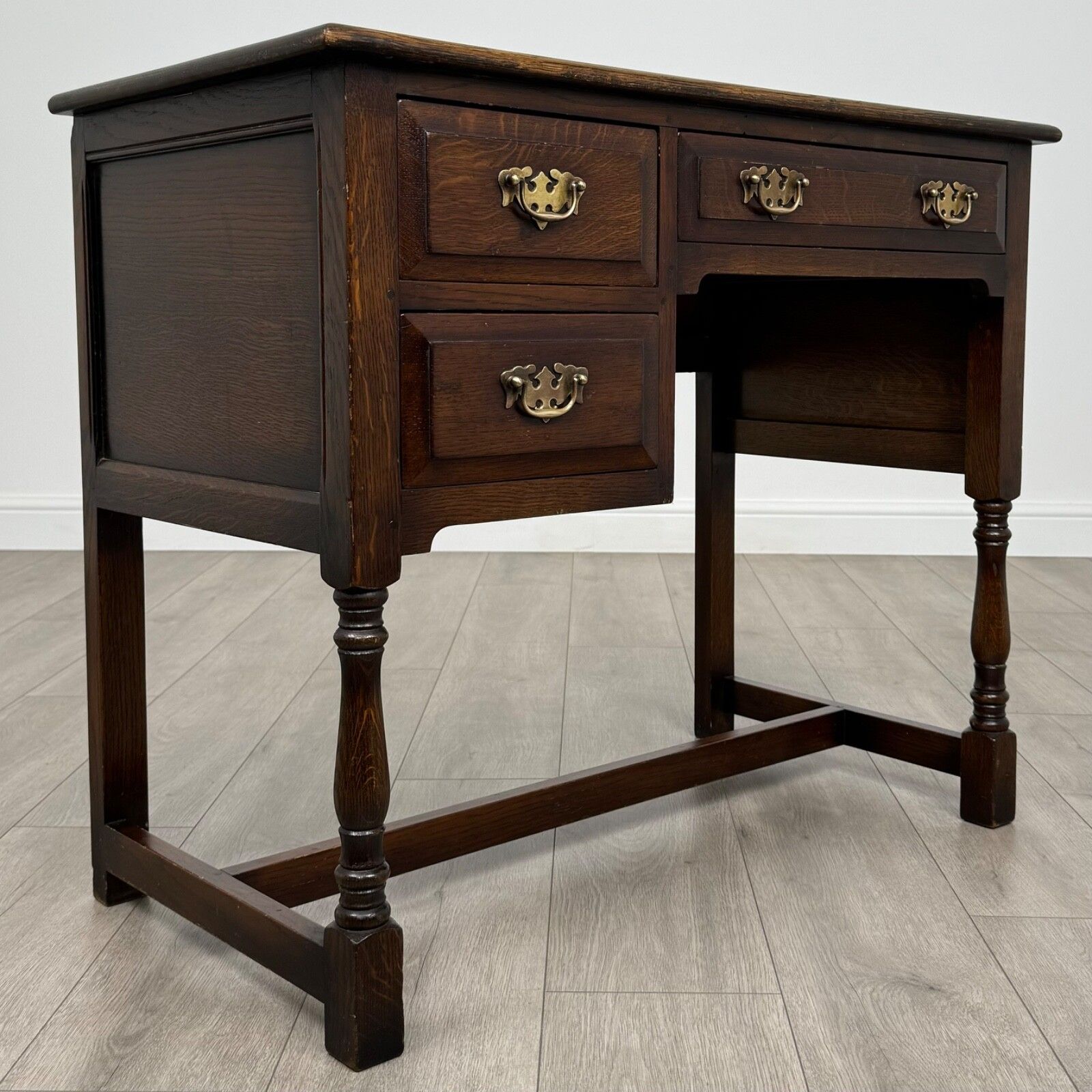 Antique 20th Century Good Quality Desk In Oak photo vintage