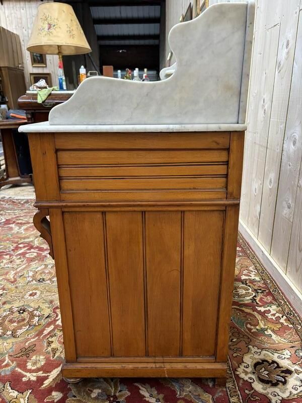 Meuble De Toilette En Noyer Et Marbre De Carrare photo Furniture