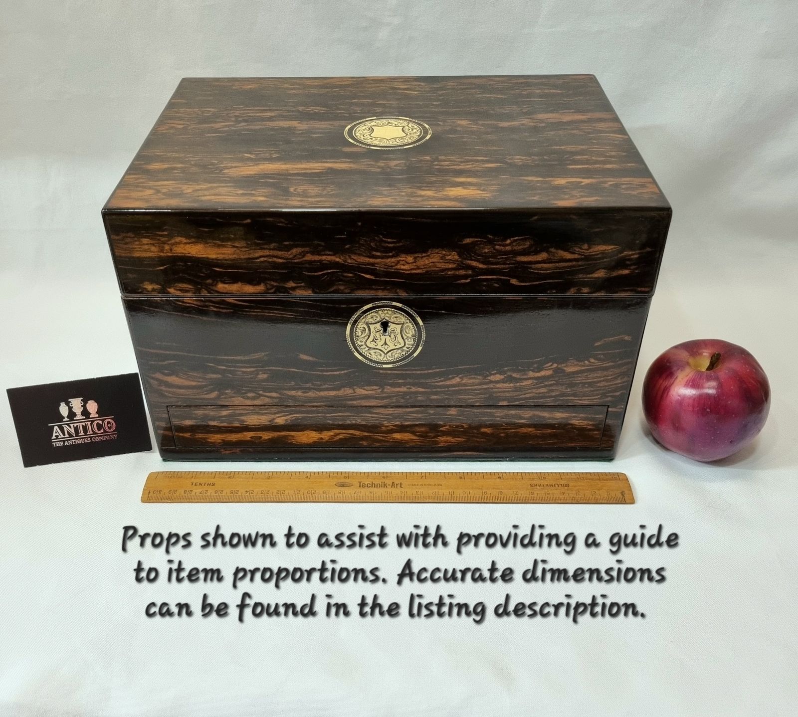 photo vintage Antique Mid Victorian Coromandel Wood Travelling Fitted Vanity Box Of Exceptional Quality With Sensational Grain And In Beautiful Condition.