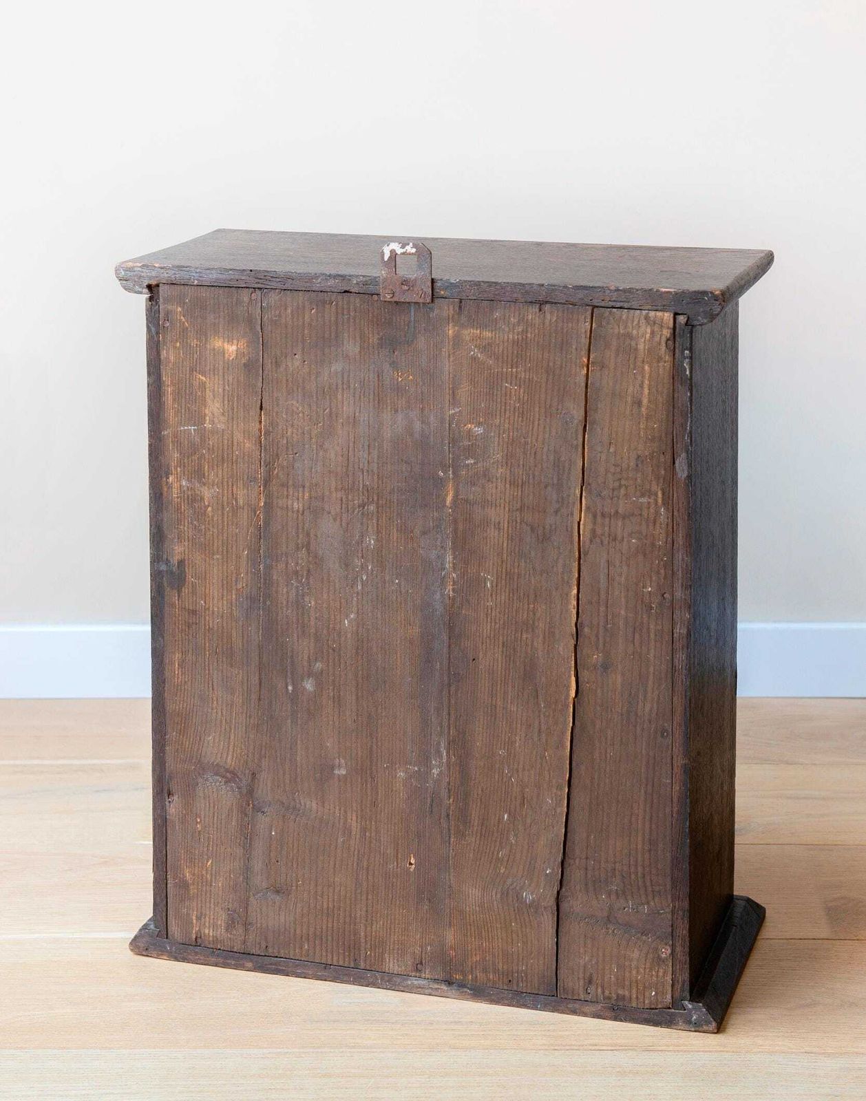 Armoire murale d'époque en bois sculptée à la main, XIXe siècle, pharmacie hollandaise rustique photo Mobilier