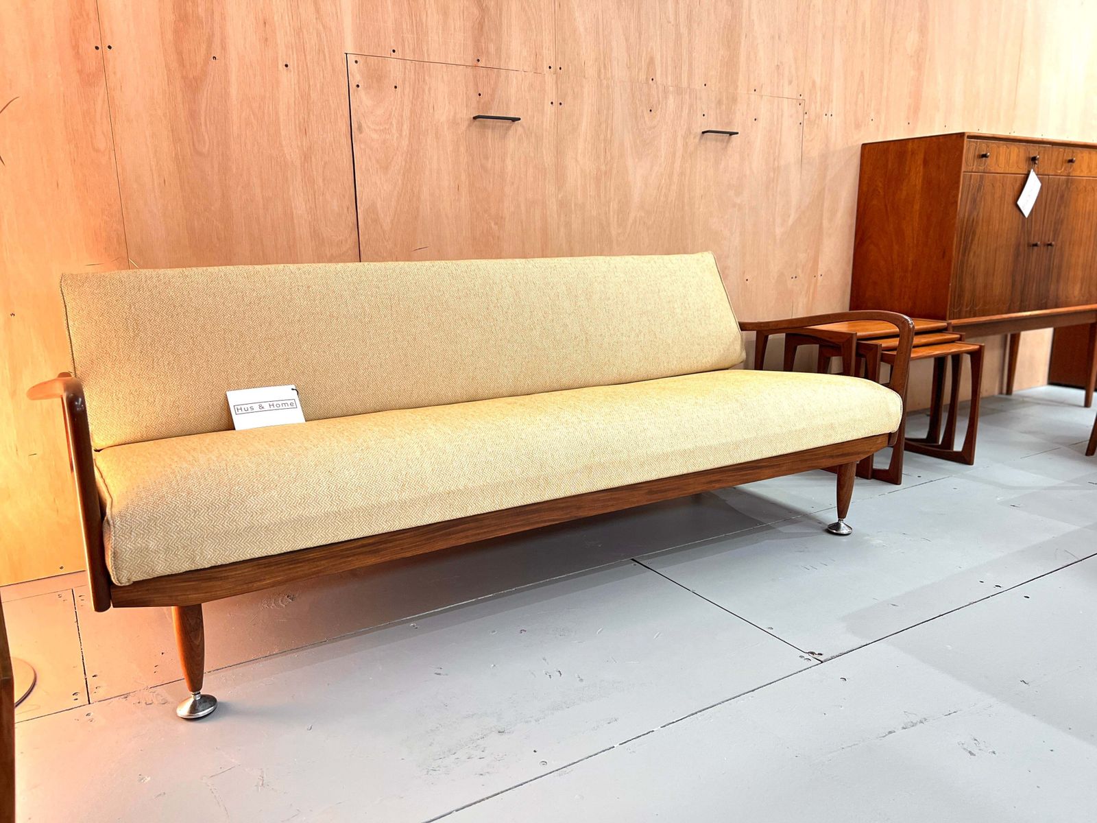 Greaves & Thomas, Teak Sofa Bed photo vinterior