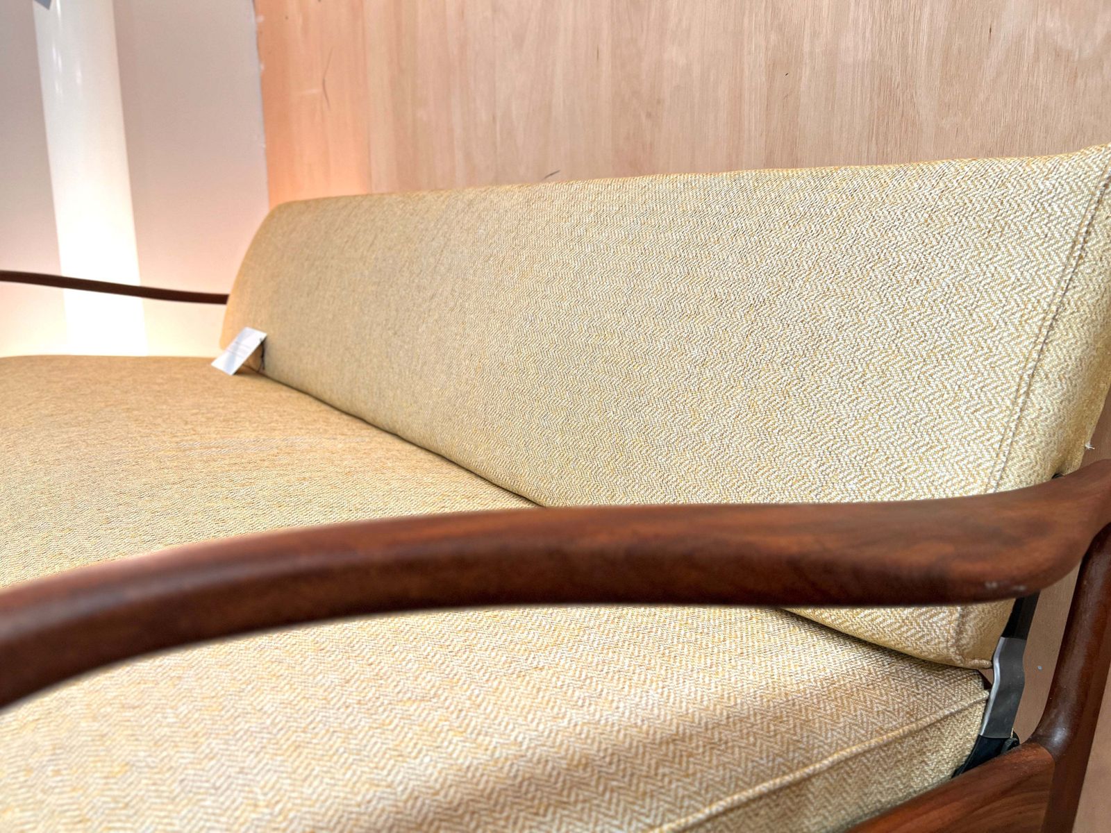 photo furniture Greaves & Thomas, Teak Sofa Bed