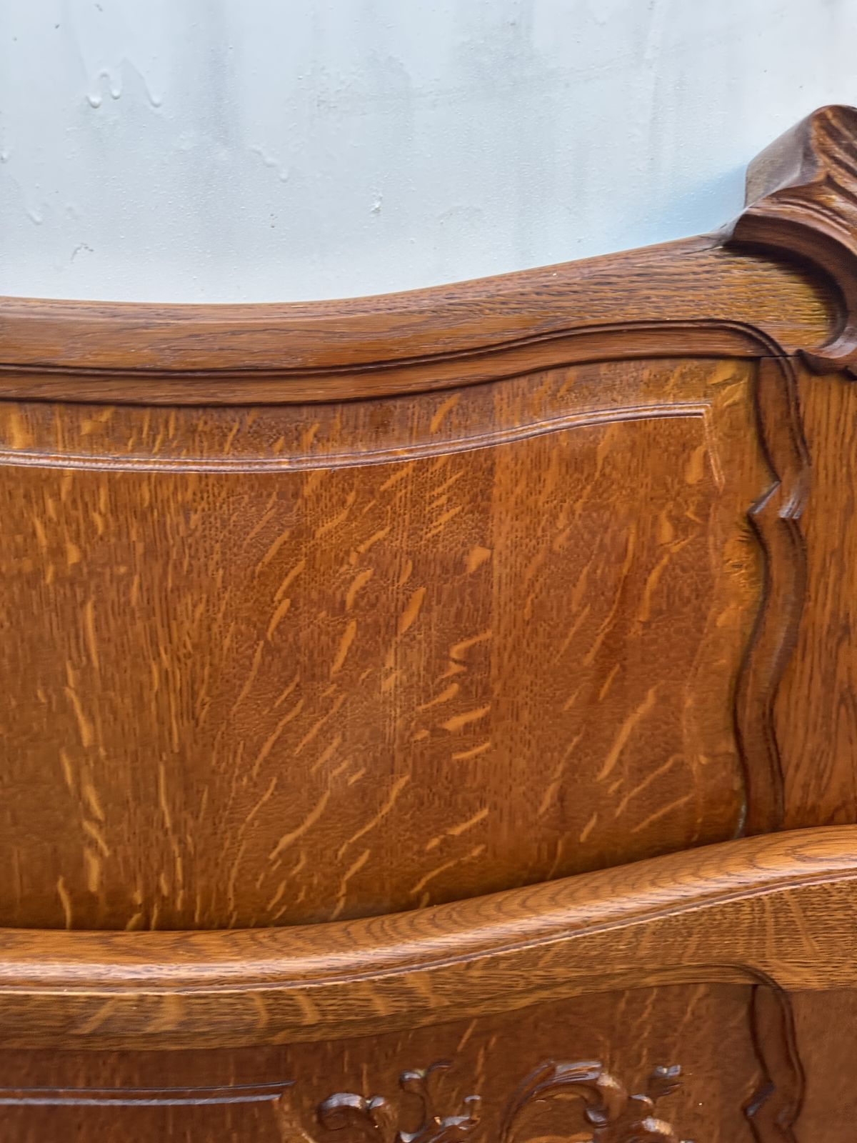 photo vintage Attractive French Louis XV Antique Style Oak Double Bed Frame – Great Condition