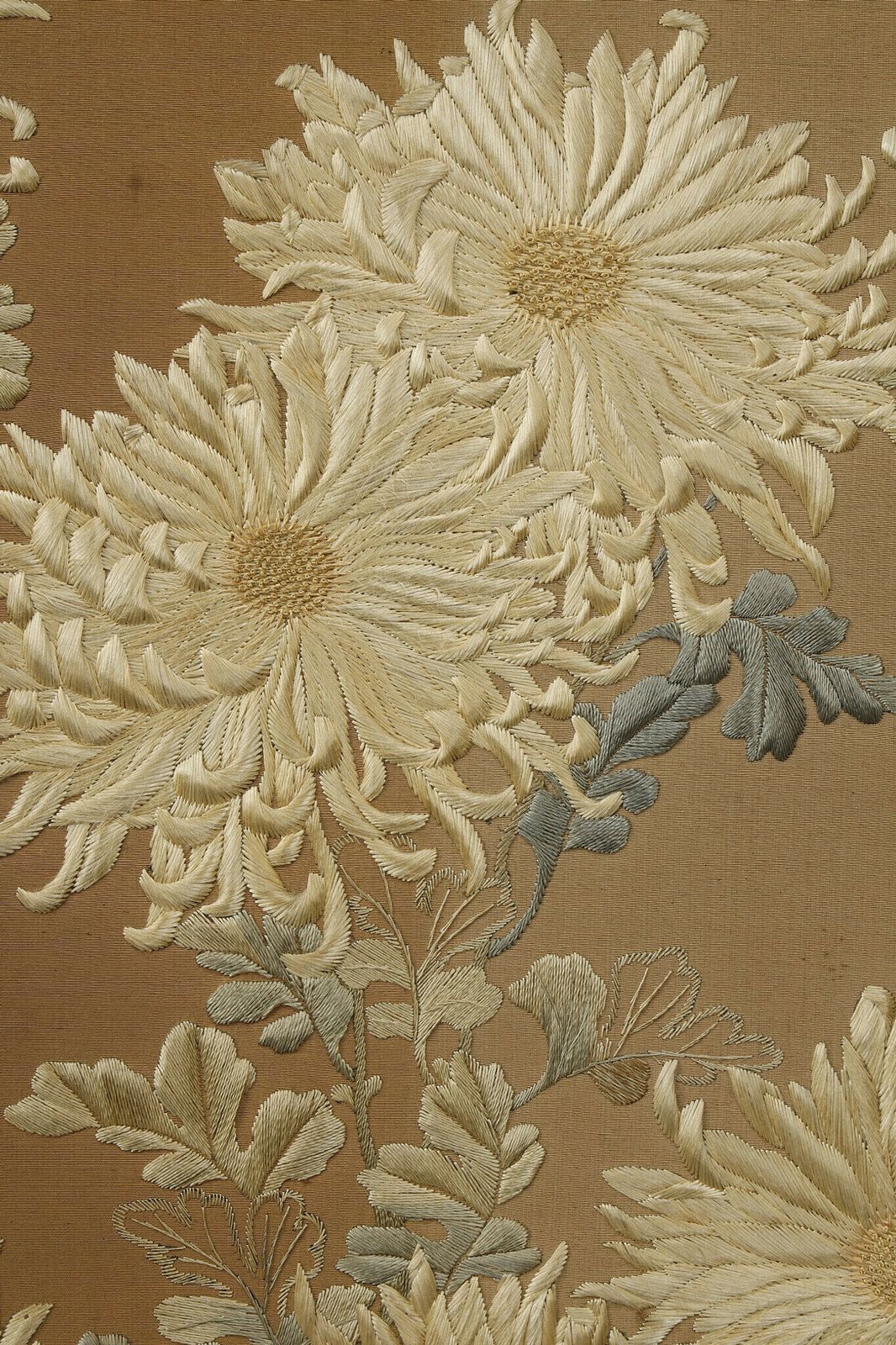 Home Decor Beautiful Chrysanthemum Screen With The Honda Clan Coat Of Arms. Meiji Japan photo