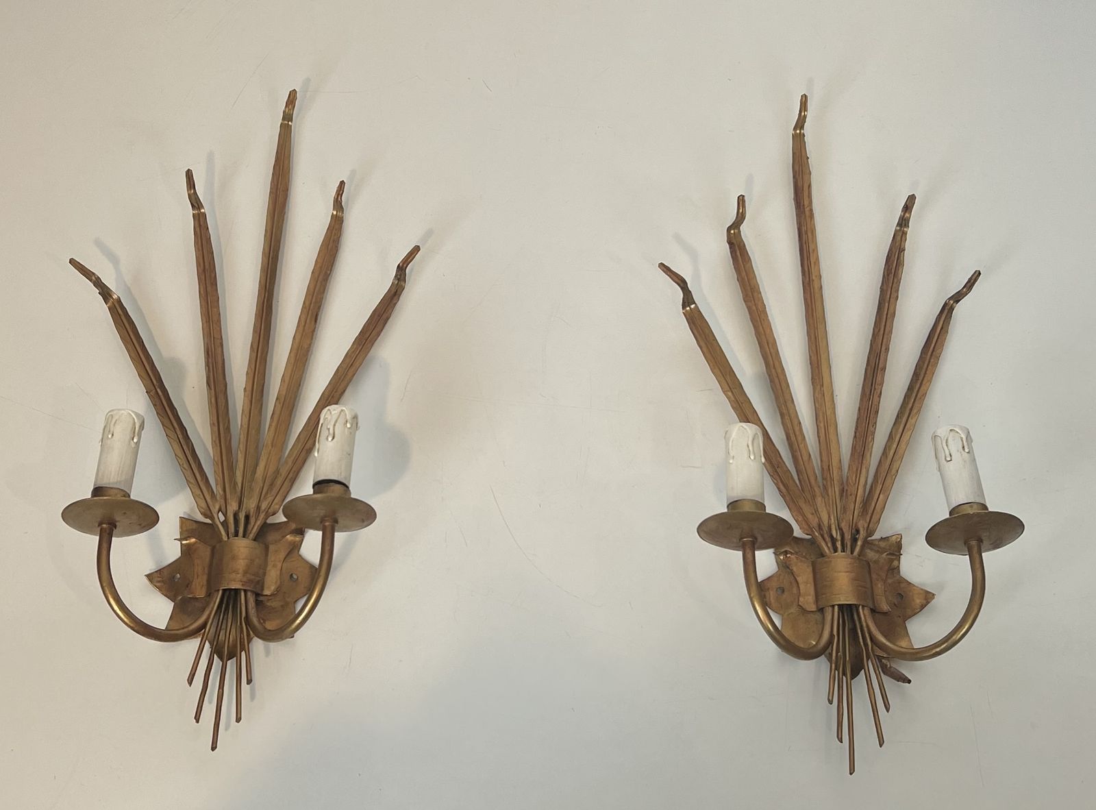 photo vinterior Pair Of Golden Sconces With Ears Of Wheat In The Style Of Coco Chanel