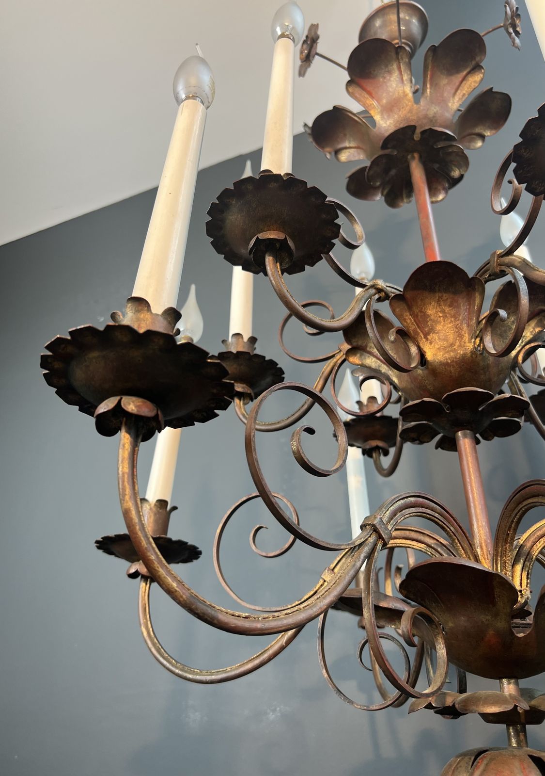 Important 2 Tier Gold Metal Chandelier With 12 Light Arms In The Style Of Maison Baguès photo 3850.0