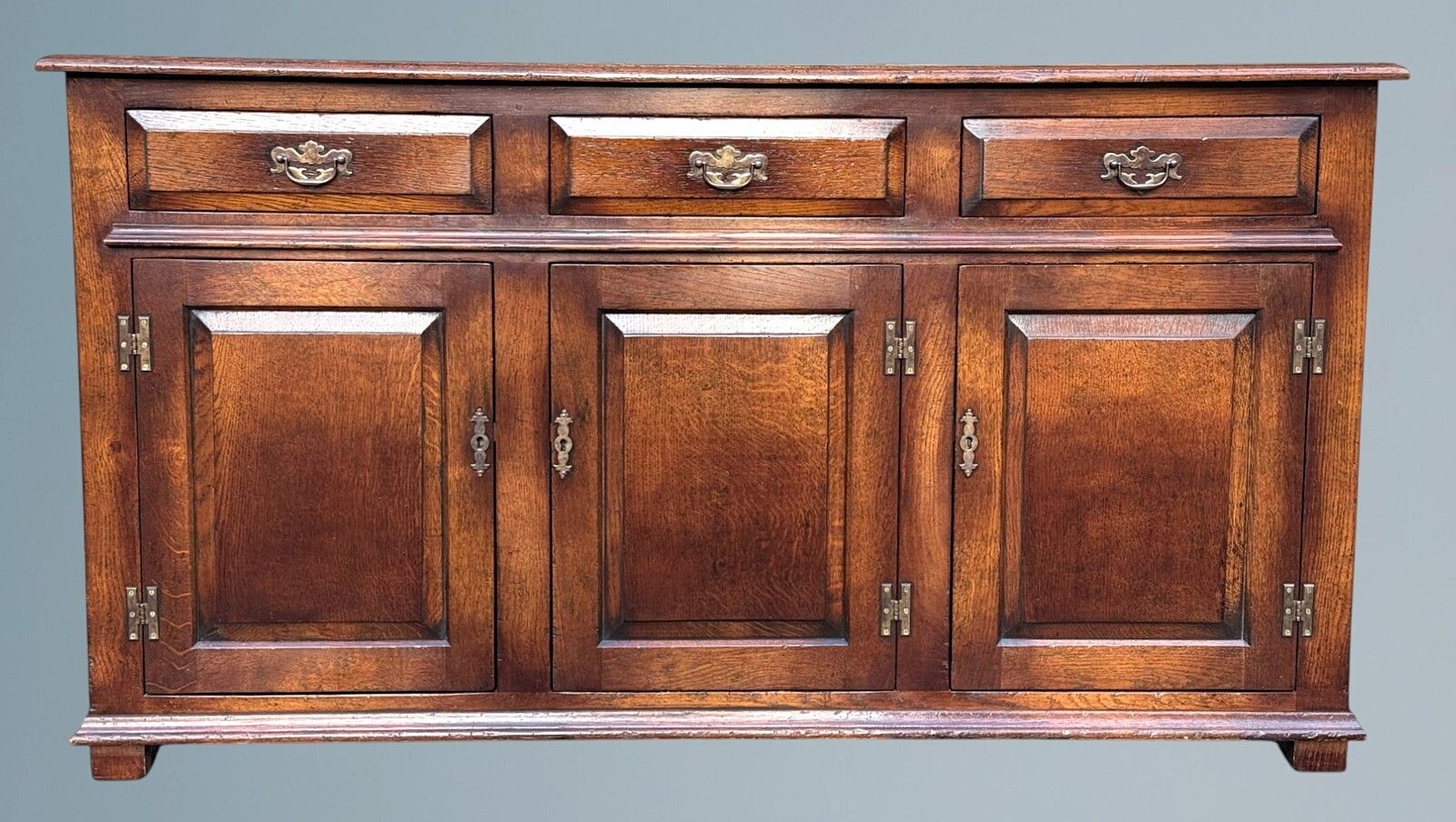 Good Quality Oak Dresser Base photo vinterior