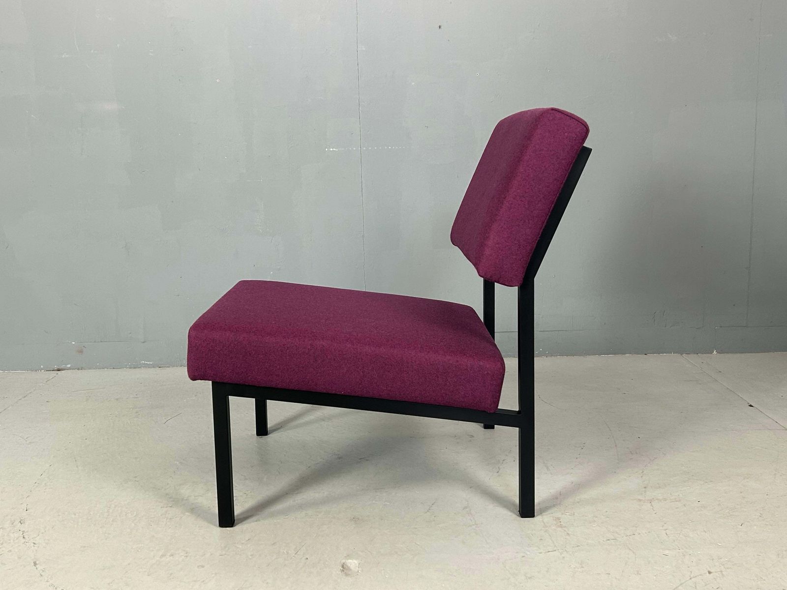 Gijs Van Der Sluis Eggplant Colored Lounge Chair Model 36 Za, 1961 photo vinterior