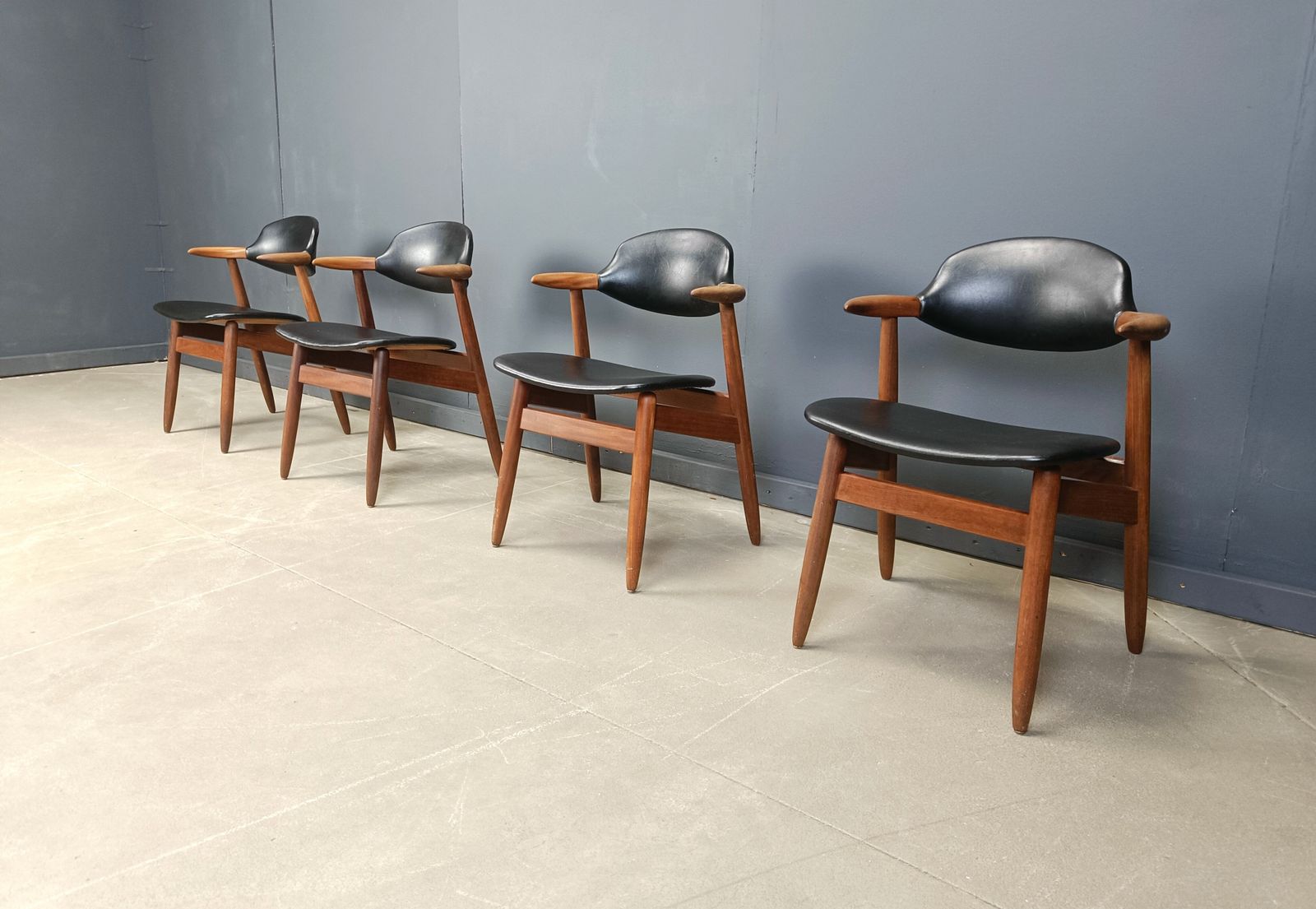 Vintage Cowhorn Dining Chairs By Tijsseling Meubelfabriek, Hulmefa, 1960s, Set Of 4 photo 1750.0
