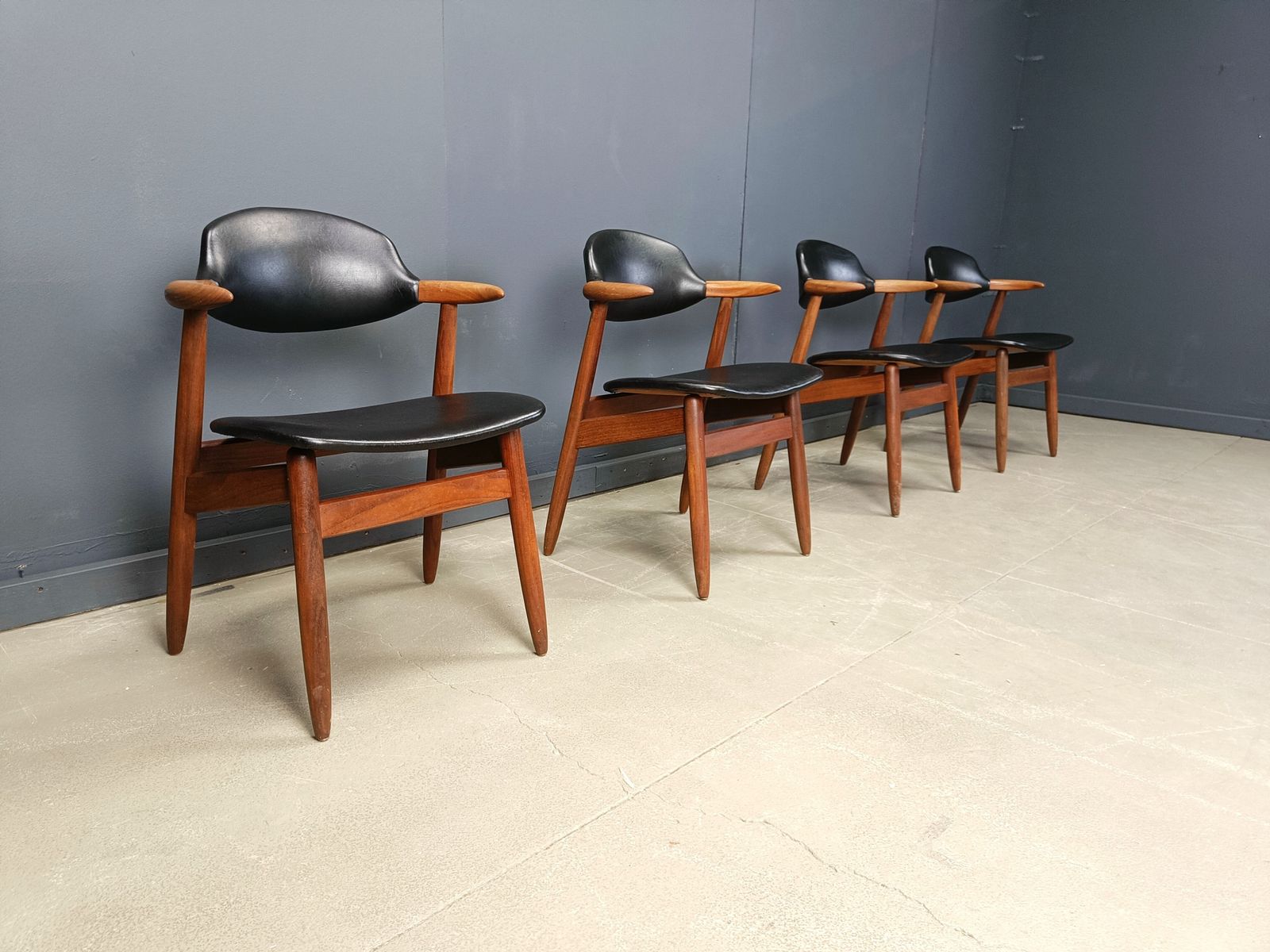 Vintage Cowhorn Dining Chairs By Tijsseling Meubelfabriek, Hulmefa, 1960s, Set Of 4 photo buy