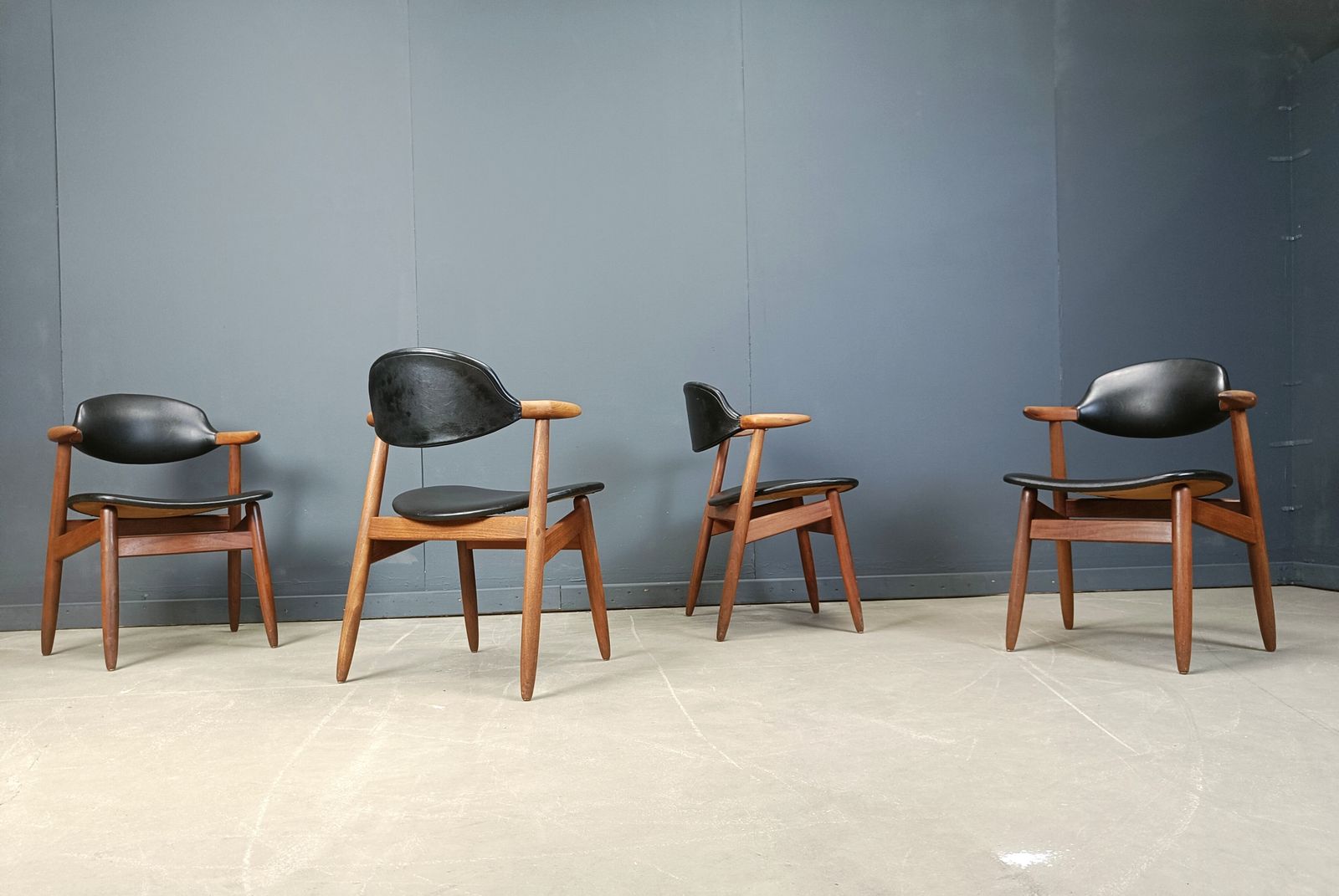 Vintage Cowhorn Dining Chairs By Tijsseling Meubelfabriek, Hulmefa, 1960s, Set Of 4