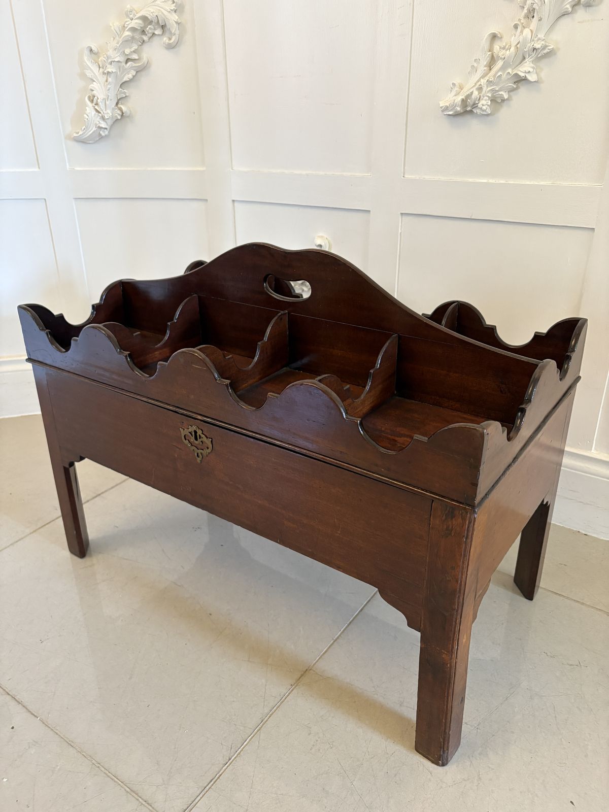 Unusual Antique George III Quality Mahogany Free Standing Coaster/Bottle Stand