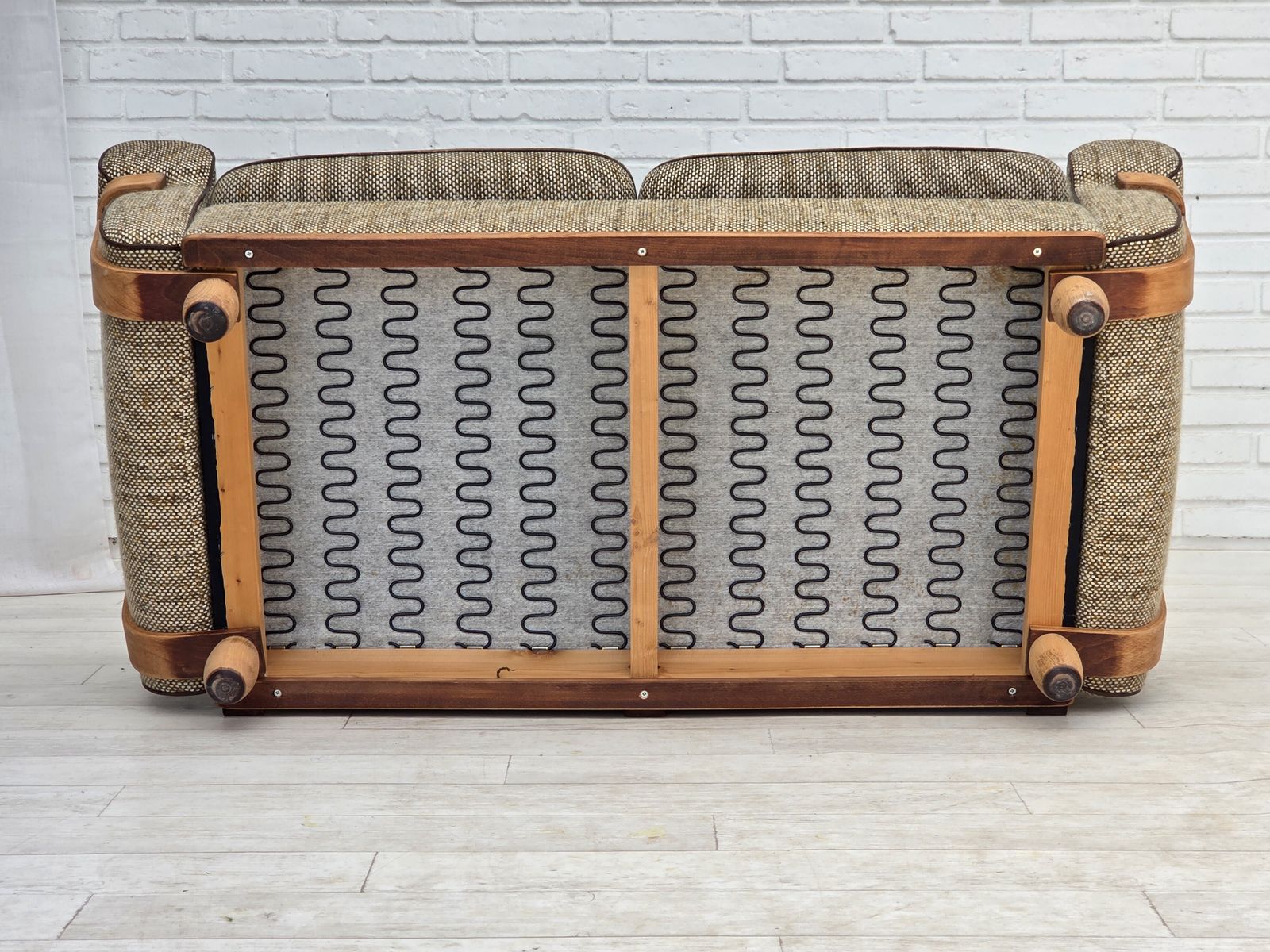 photo vinterior 1970s, Danish 2 Seater Sofa, Original Condition, Furniture Wool, Bentwood.