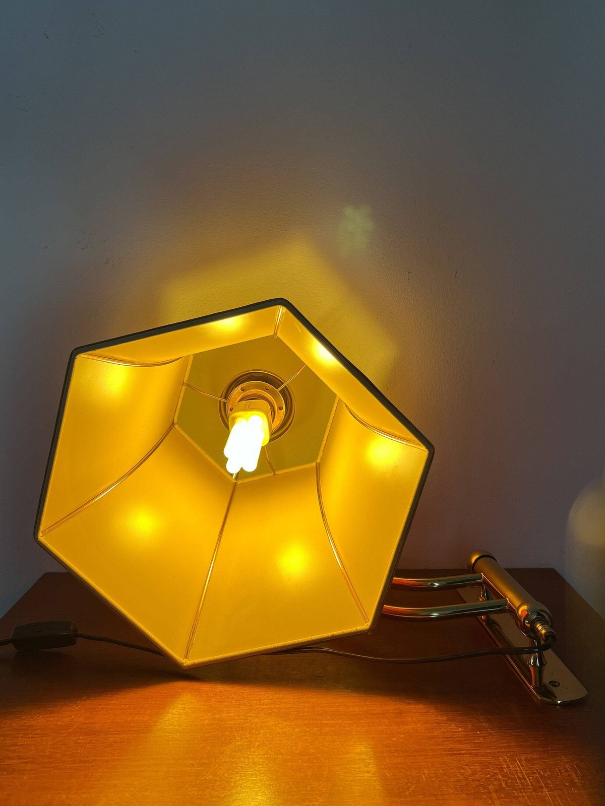 Vintage Wall Light With Adjustable Swing Arm   Brass, Off White Lampshade   Mid Century   Gk photo vintage