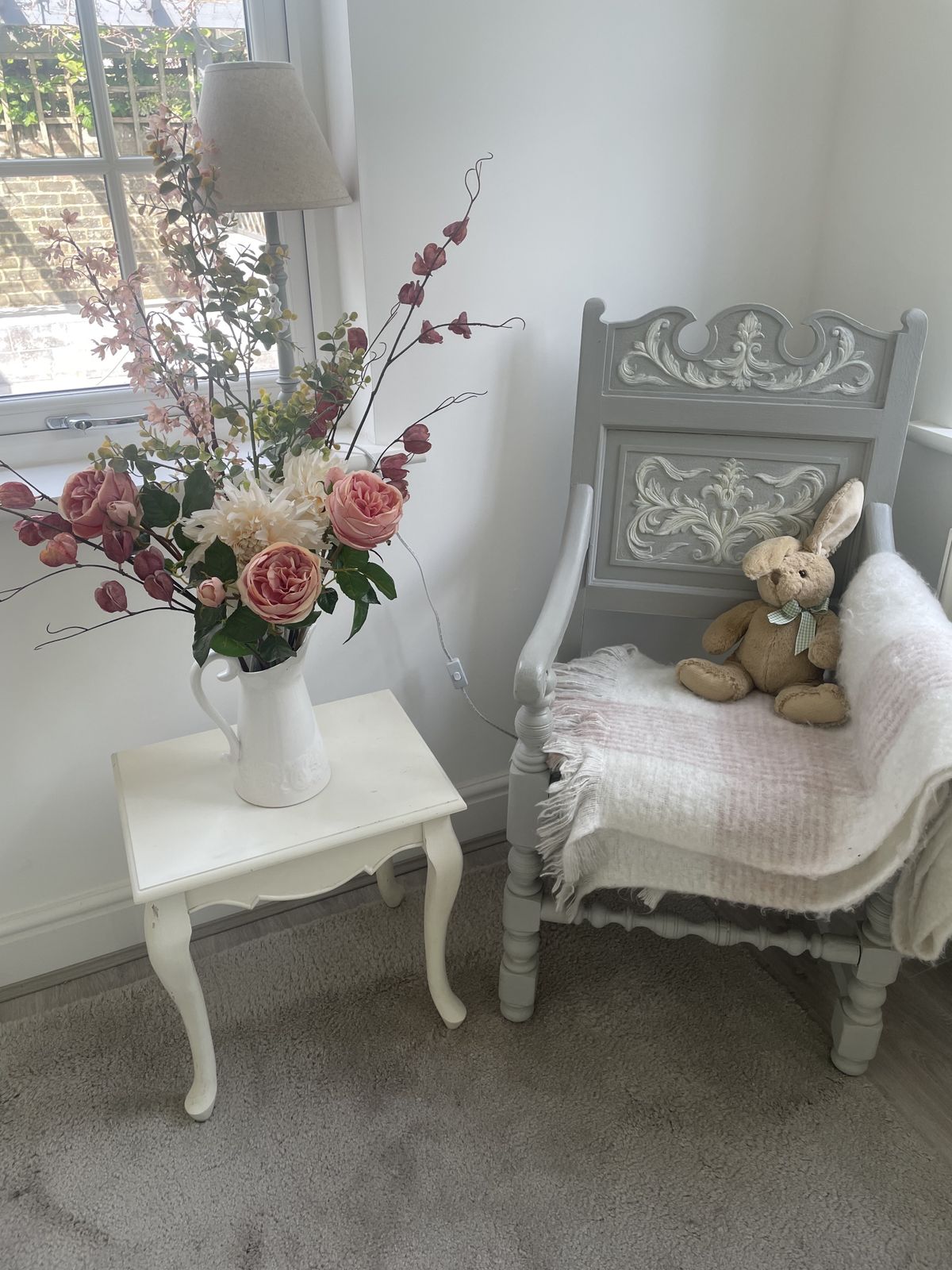French Provençal Style Side Table photo buy