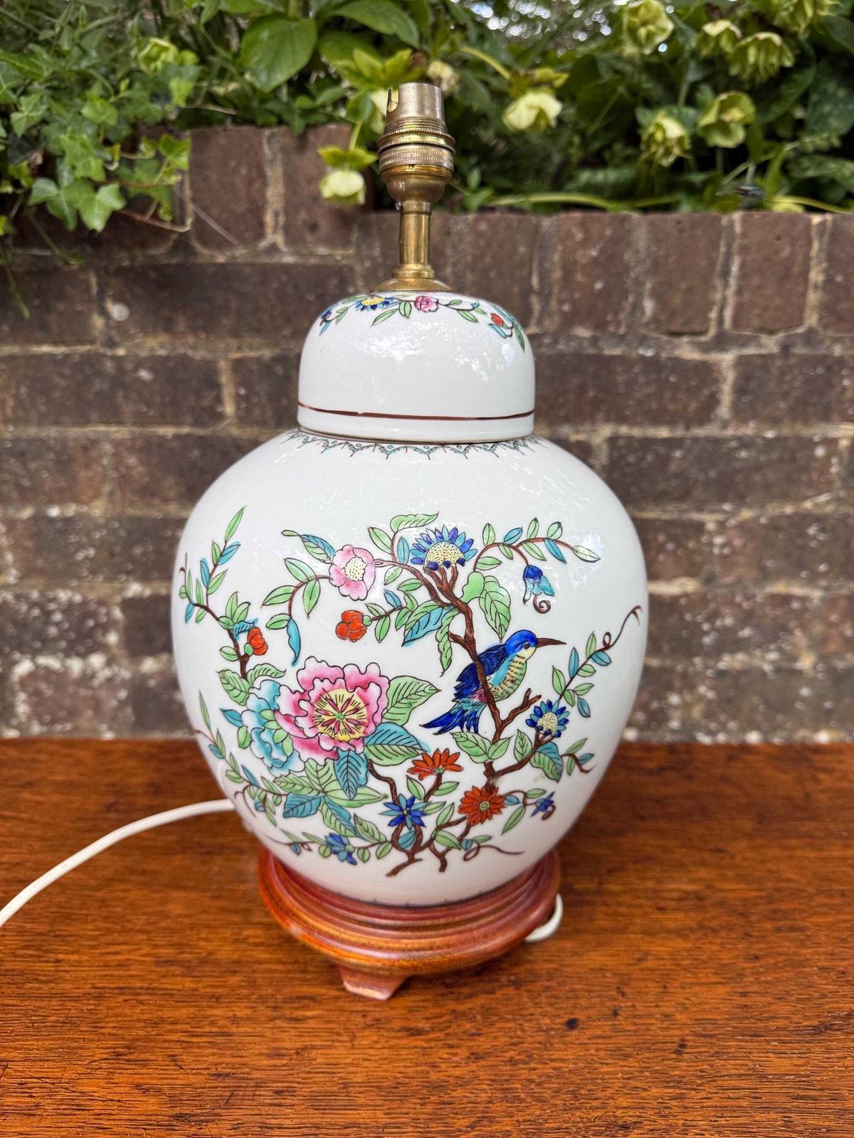 Vintage Oriental Style Porcelain 1970s Lamp, Floral Chinoiserie Table Lamp With Wooden Base, Hand Painted, Working photo Lighting