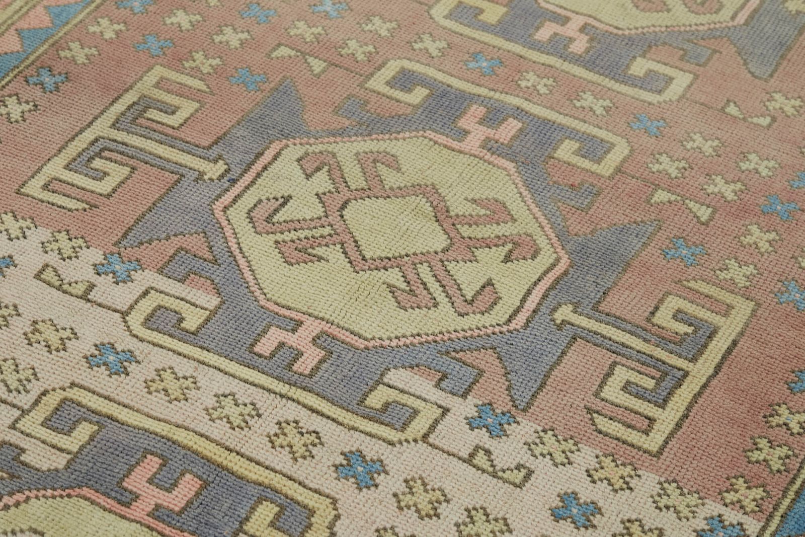 Handmade Vintage Purple Anatolian Rug 141 Cm X 220 Cm photo 539.0