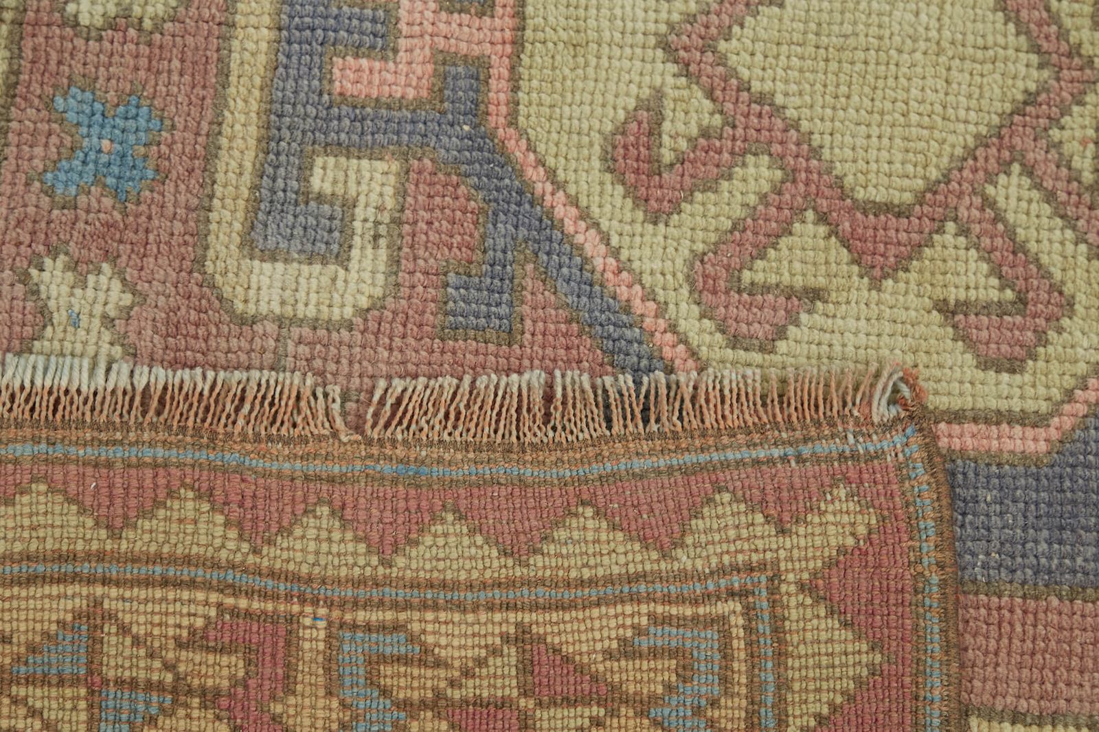 Handmade Vintage Purple Anatolian Rug 141 Cm X 220 Cm photo vinterior