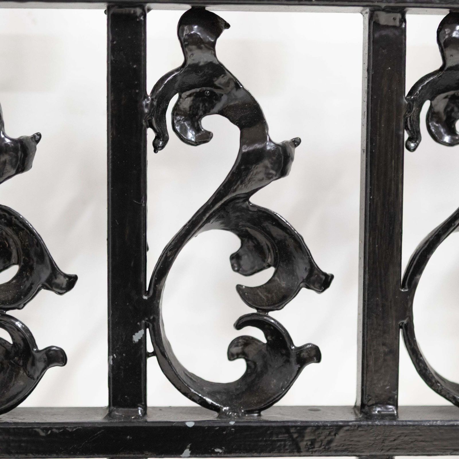 photo vintage Reclaimed Black Wrought Iron Gates