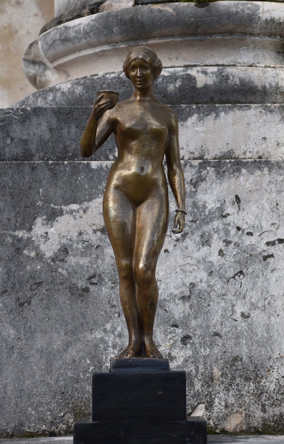 Yvonne Serruys, Woman With A Goblet / The Goddess Hebe (Circa 1912) photo furniture