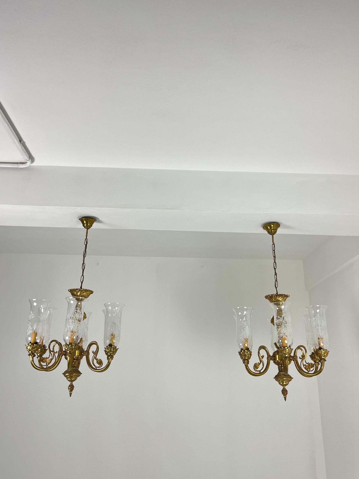 Set Of 2 Venetian Chandeliers 6 Lights Brass And Murano Glass 1960s photo for sale