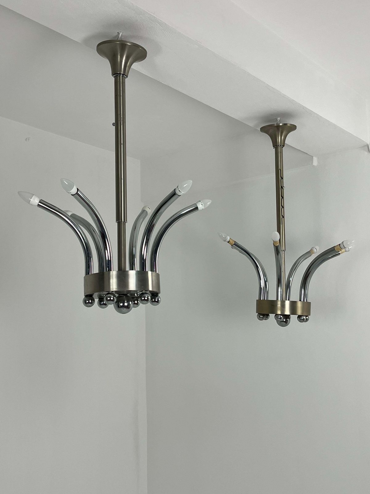 Set Of 2 Height Adjustable Chrome Metal Chandeliers Gaetano Sciolari 1970s photo buy