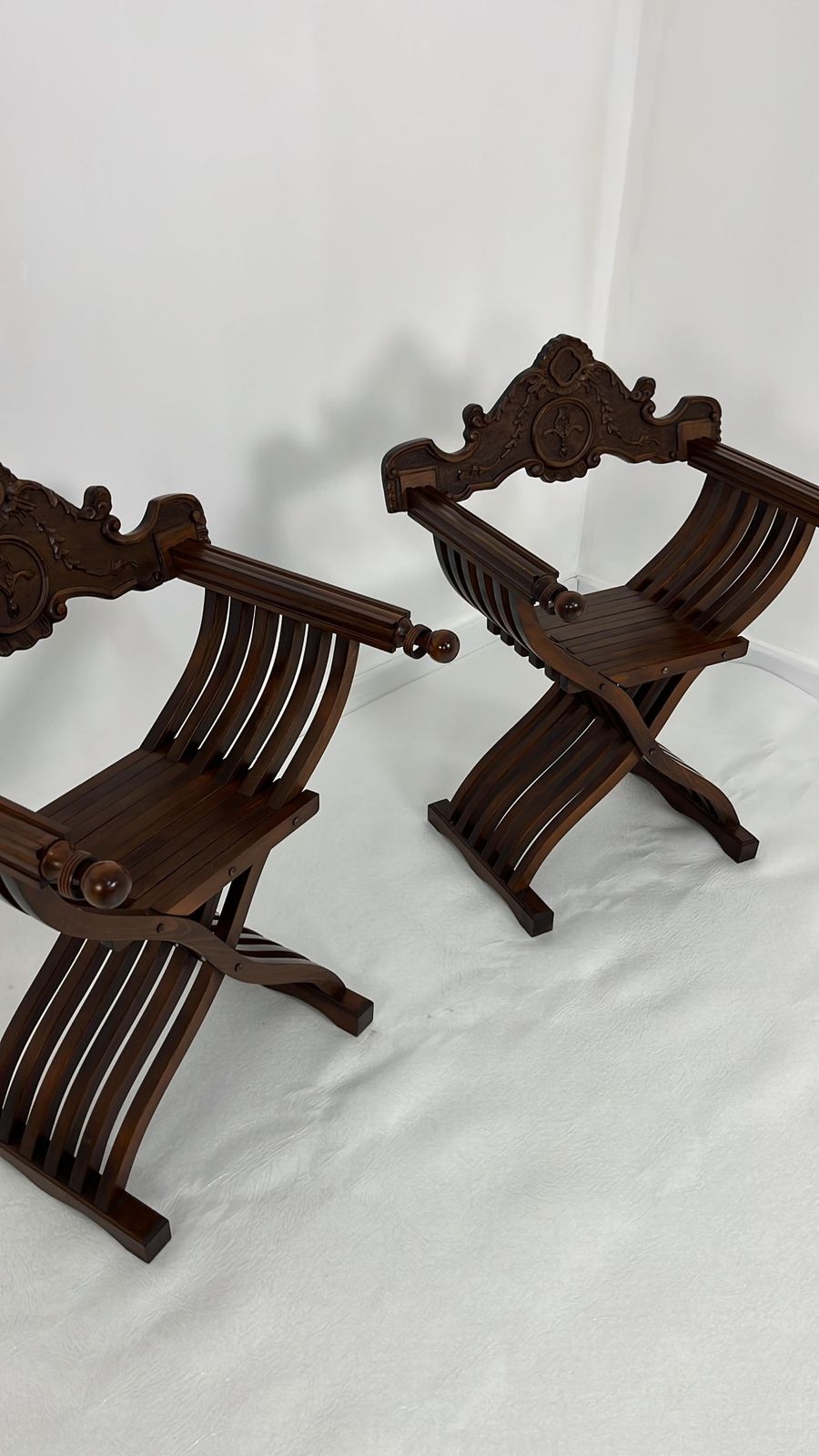 photo vintage Set Of 2 Mid Century Italian Folding Chairs Model "Savonarola", 1960s
