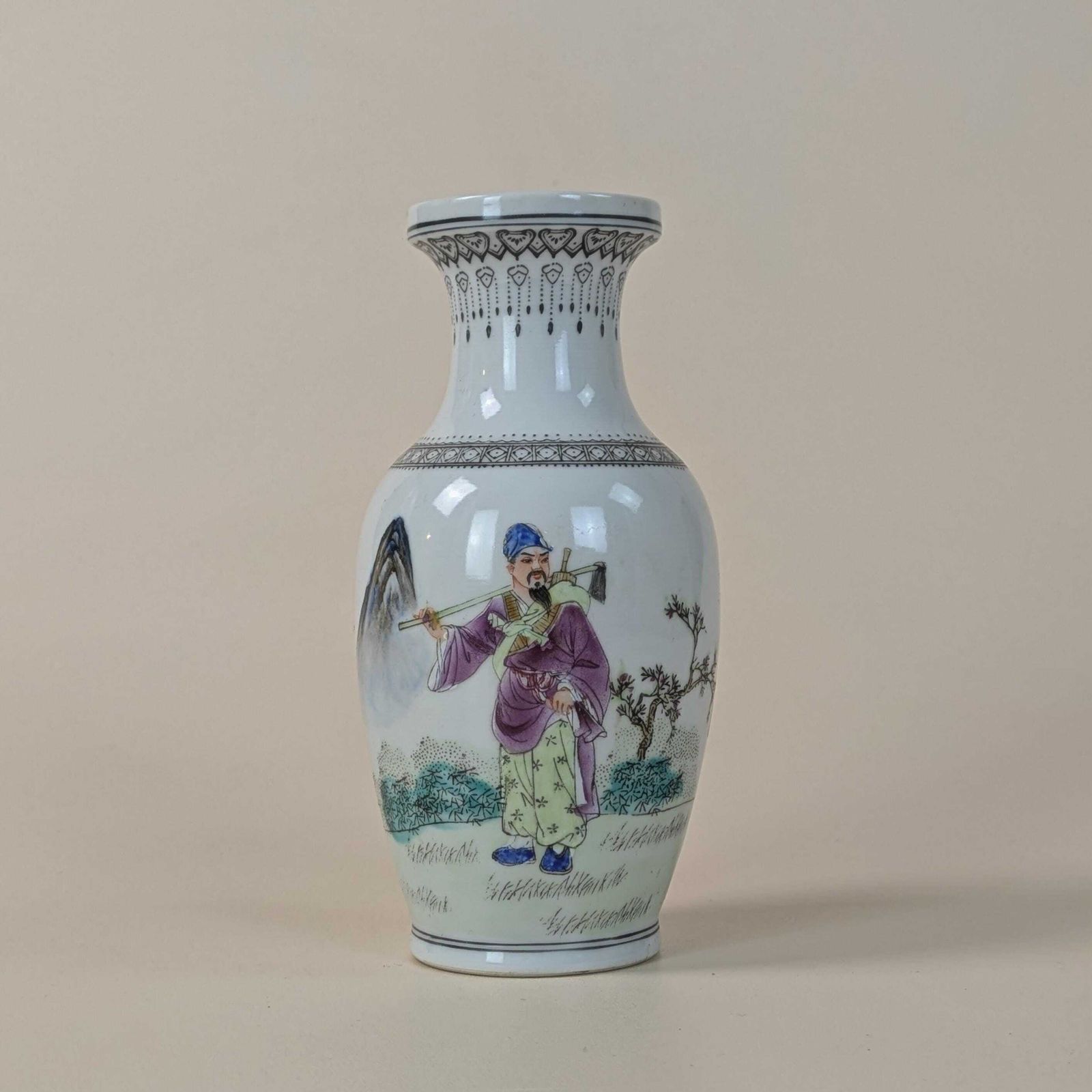 photo for sale 20th Century Proc Peoples Republic Of China 1970s 1980s Chinese Jingdezhen Porcelain Vase