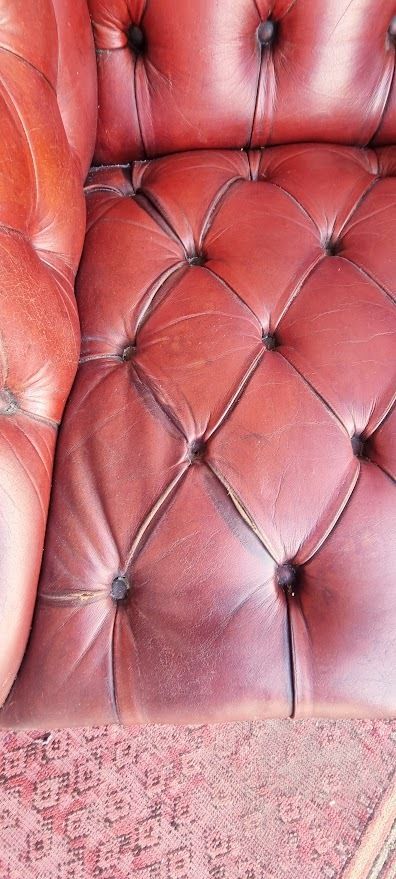 19th Century Ox Blood Red Leather Button Back Club Armchair. photo 950.0