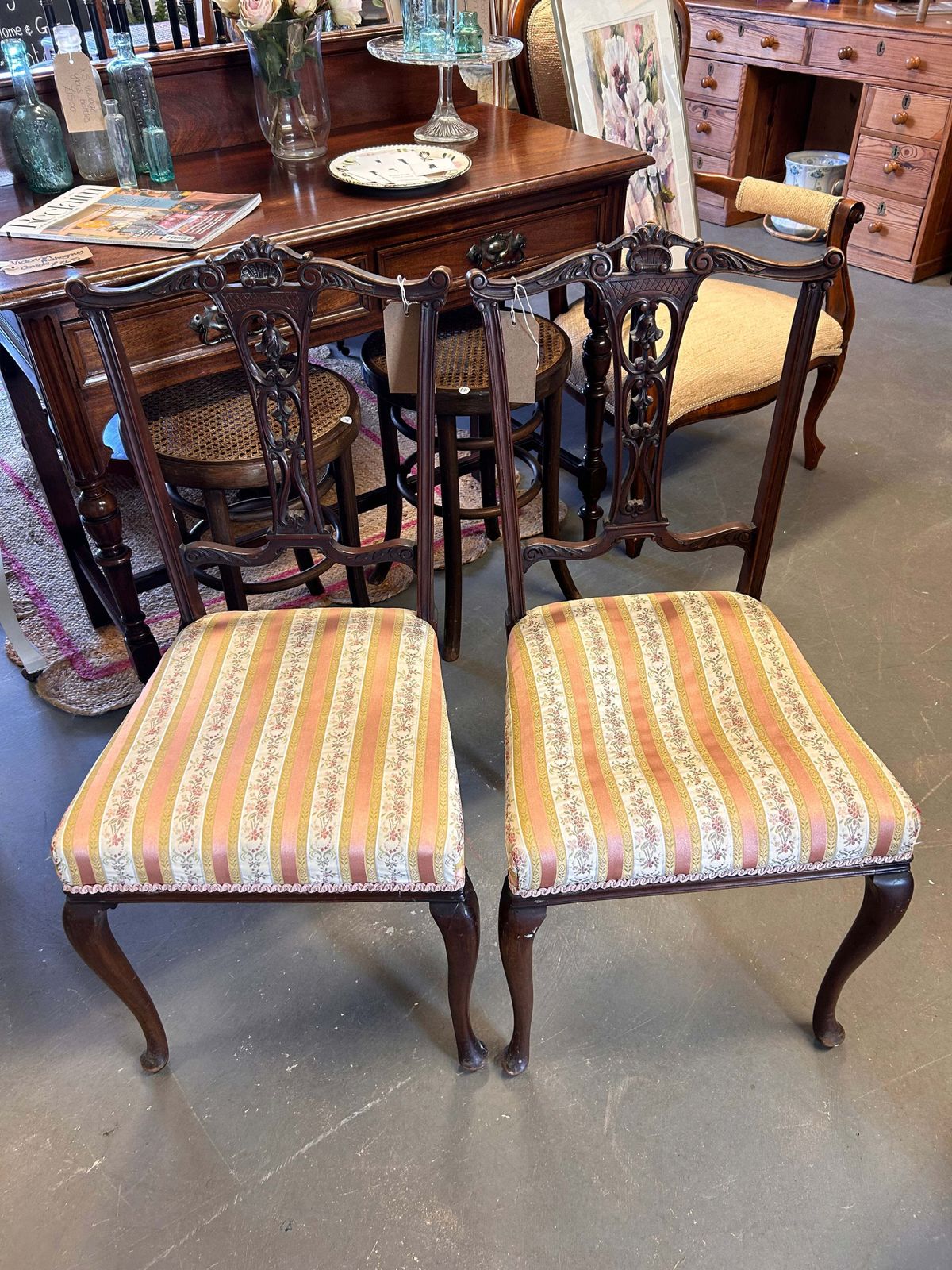 A Pair Of Pretty Pink Fabric Carved Wood Edwardian Chairs photo vintage