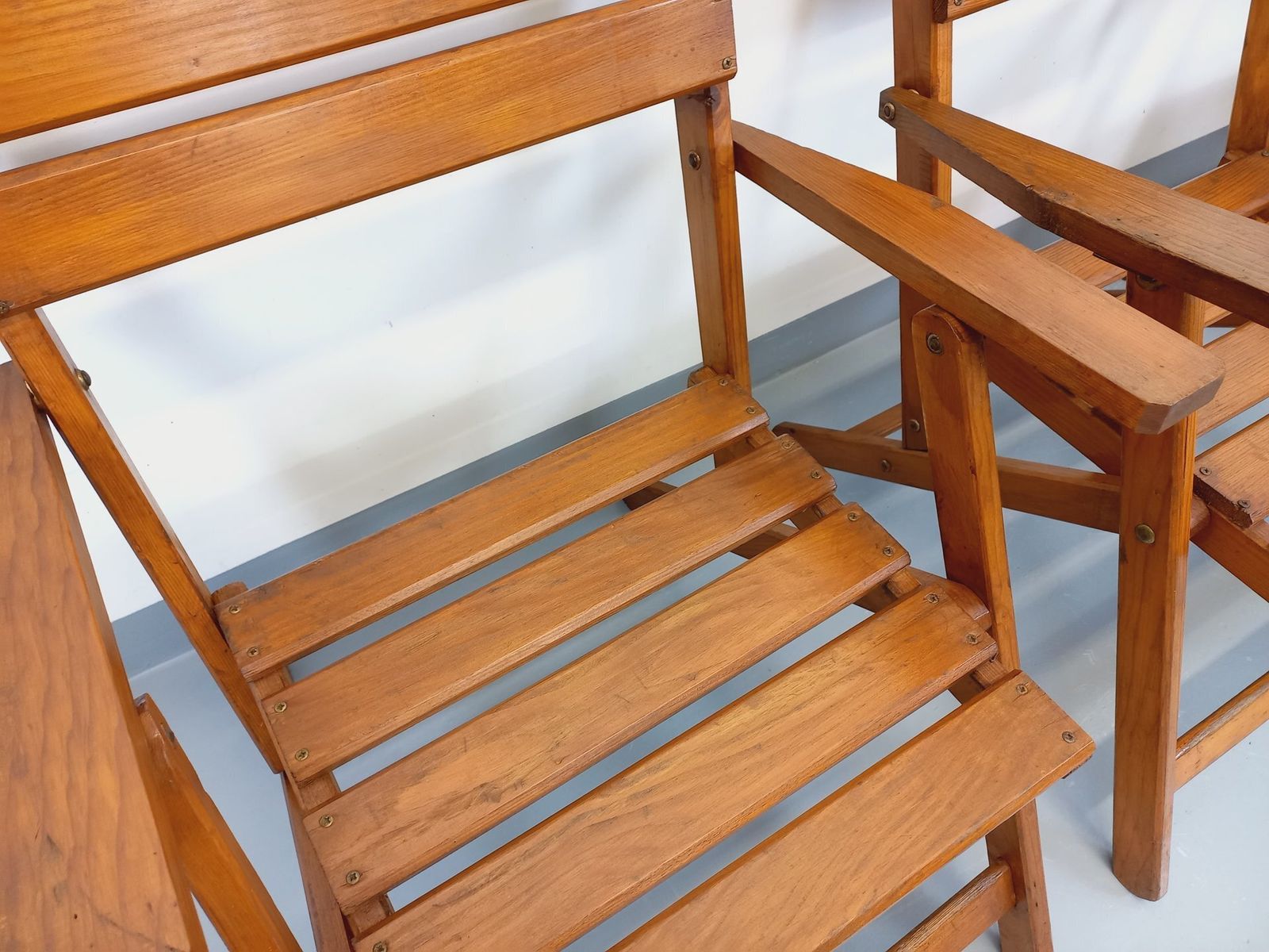 photo vinterior Garden Furniture Set Consisting Of A Table And 4 Wooden Armchairs