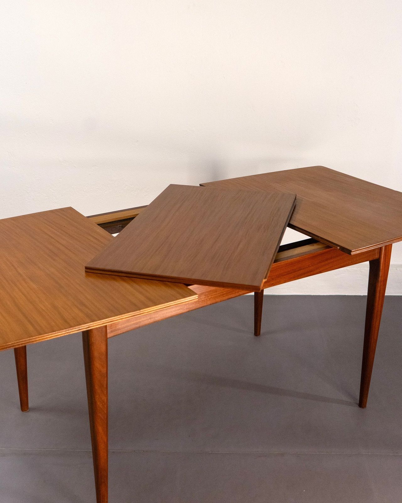 Extendable Dining Table A. Younger Ltd. photo 1180.0