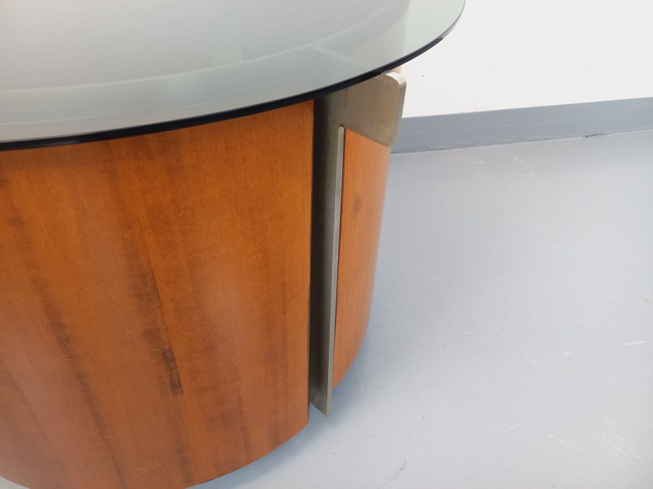 photo vinterior Round Coffee Table With Swivel Bar By Eugenio Gerli For Tecno In Teak