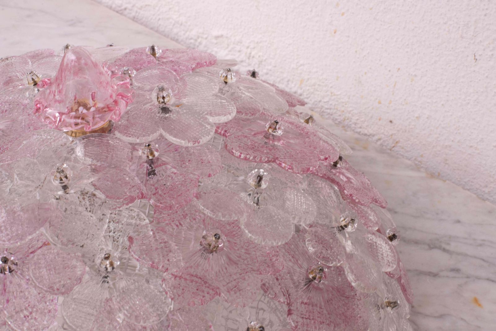 photo furniture Charming Murano Ceiling Light Pink Flower By Seguso For Venini, Italy, 1970s