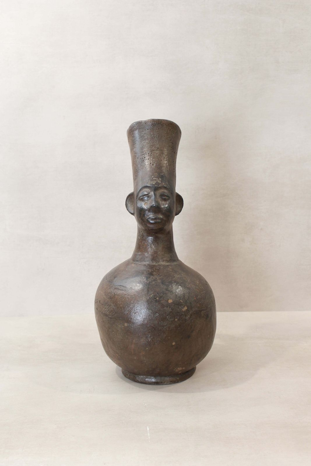 Mangbetu Figural Clay Pot 02, Mid 20th Century