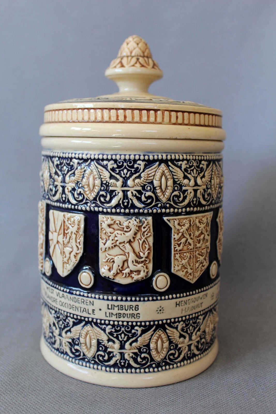 Antiek Duits Steengoed Keramische Pot Met Deksel, Snuisterdoosje, Humidor/Tabakspot, Kobaltblauw En Crème Steengoed, Belgische Provincies, Gevleugelde Draken photo 74.0