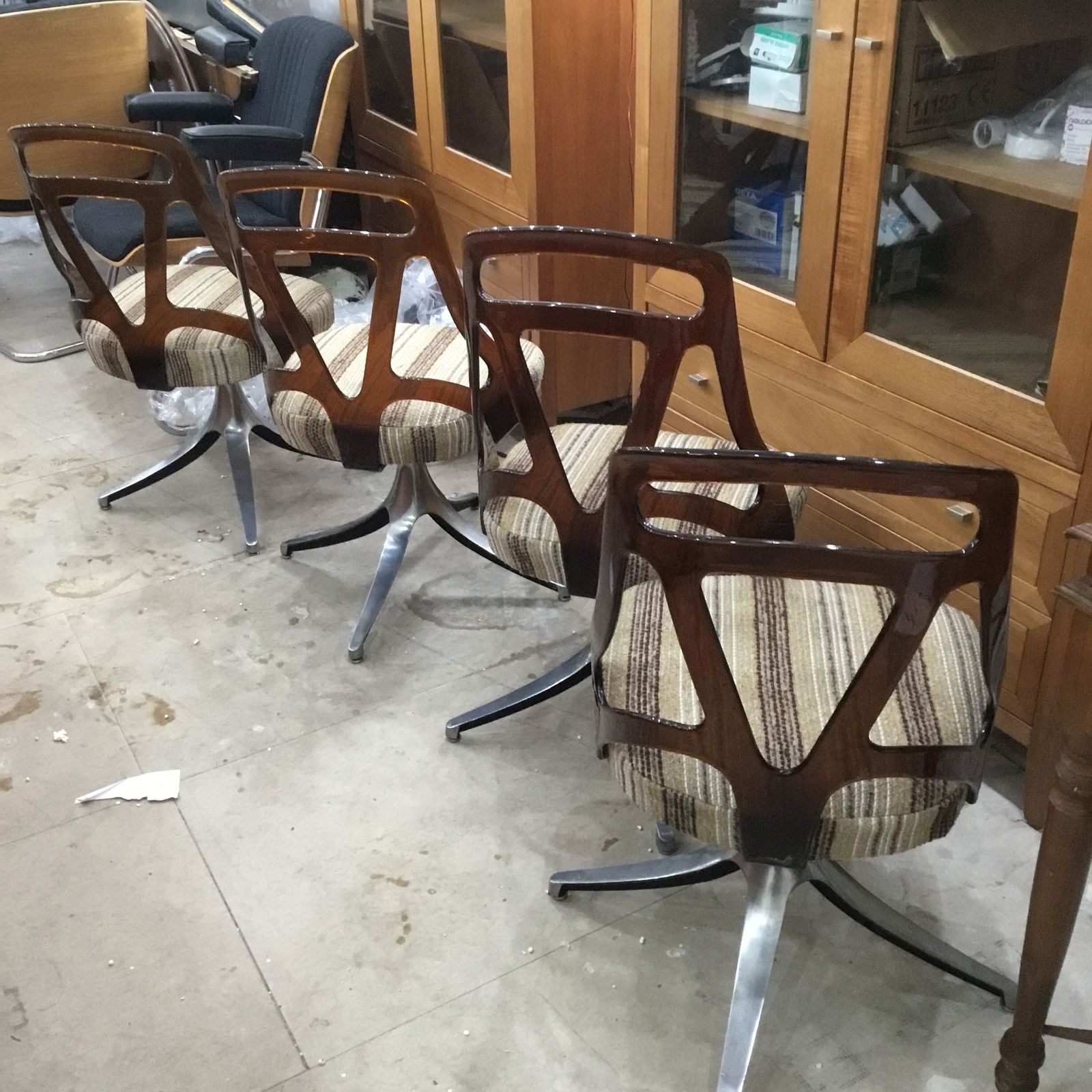 This Lovely Set Of Grafton W1s Stamped Est 4001 Model Dining Chairs Circa 1960. photo vinterior