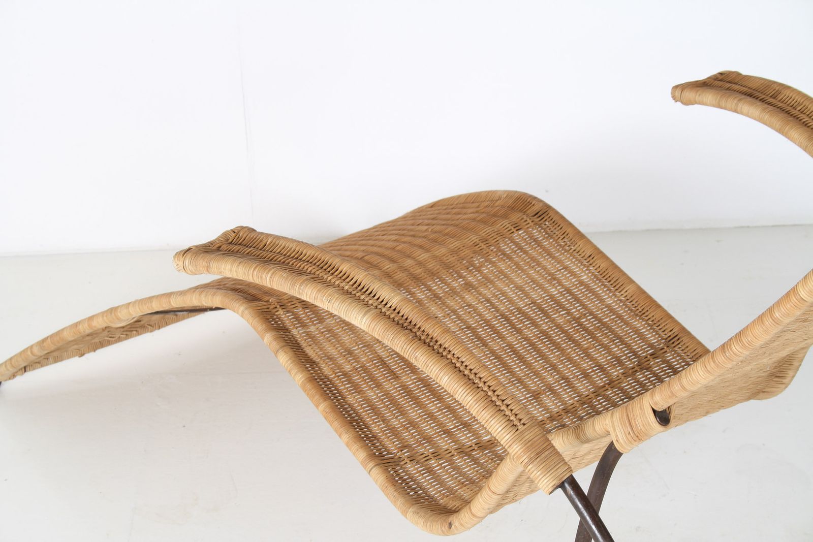 1930s Modernist Wrought Iron Frame Wicker Sun Longer Chaise With Arms And Footrest photo vintage